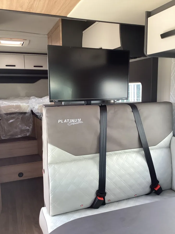 Fahrzeugbild Knaus L!VE WAVE 700 MEG Platinum Selection *Automatik*180 PS*Hubbett* #17