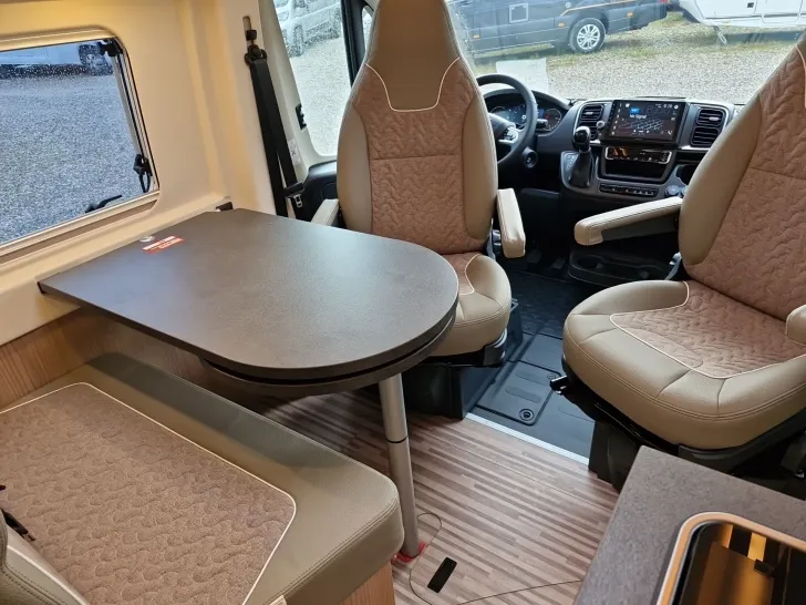 Fahrzeugbild Malibu CHARMING 640 LE RB COUPE #11