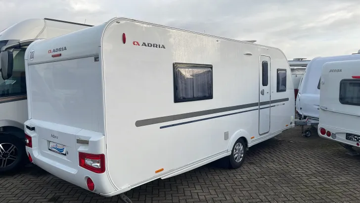 Frontal Vorne Adria Adora 572 UT