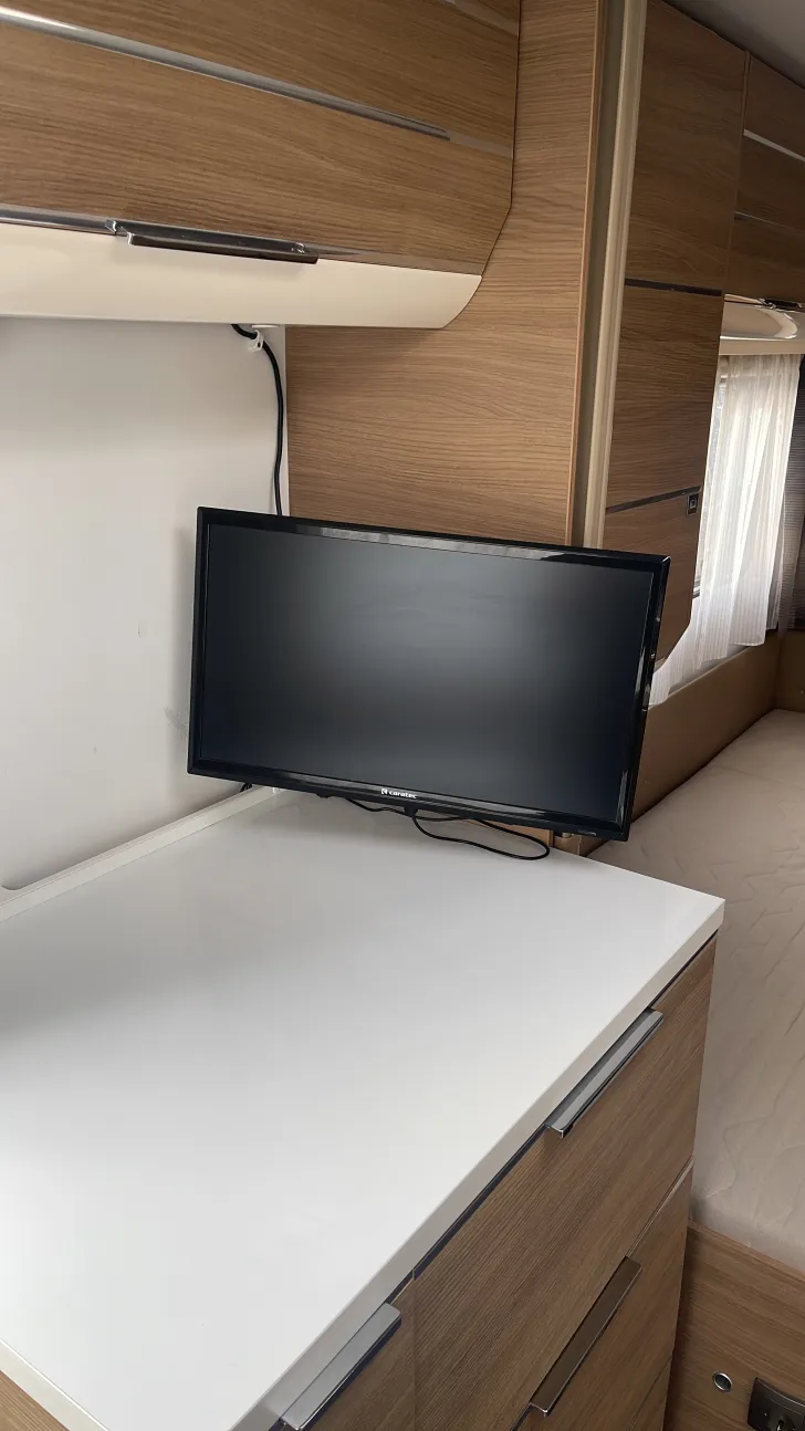 Heckgarage Adria Adora 572 UT