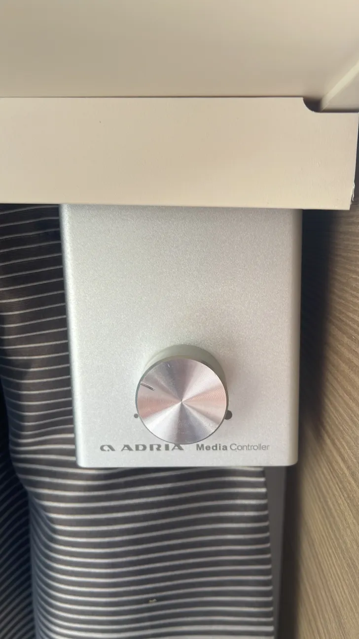 Heckgarage Adria Adora 572 UT