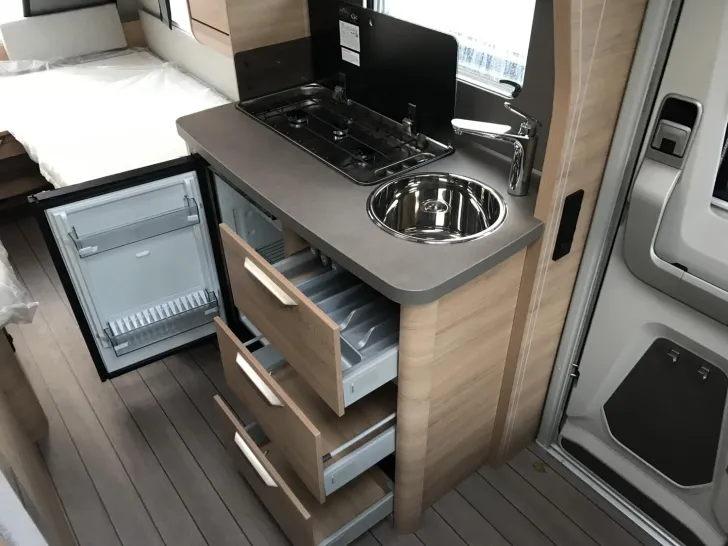 Fahrzeugbild Knaus Südwind BLACK SELECTION 460 EU Mod.2026; 1700kg #8