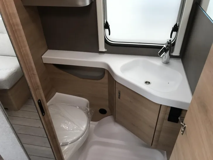Fahrzeugbild Knaus Südwind BLACK SELECTION 460 EU Mod.2026; 1700kg #13