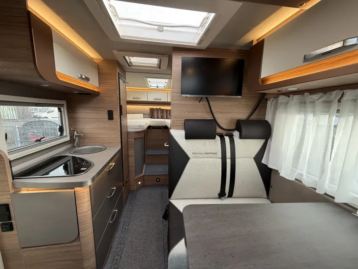 Fahrzeugbild Weinsberg CaraCompact MB 640 MEG EDITION PEPPER #9
