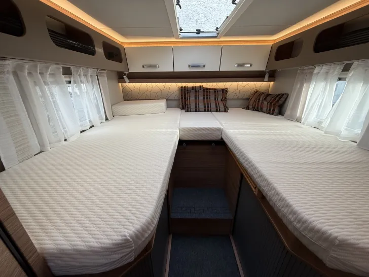 Fahrzeugbild Weinsberg CaraCompact MB 640 MEG EDITION PEPPER #11