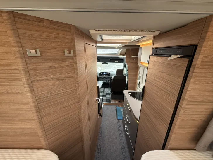 Fahrzeugbild Weinsberg CaraCompact MB 640 MEG EDITION PEPPER #12
