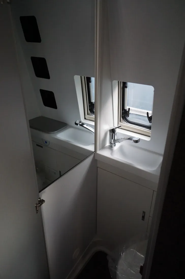 Fahrzeugbild Weinsberg CaraBus GREY 600 ME EDITION [FIRE] 180 PS Automatik #8