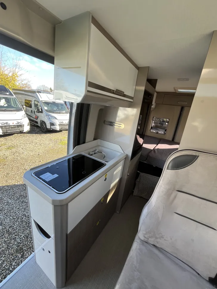 Fahrzeugbild Challenger Van V114 Road Edition Premium - sofort verfügbar - #13