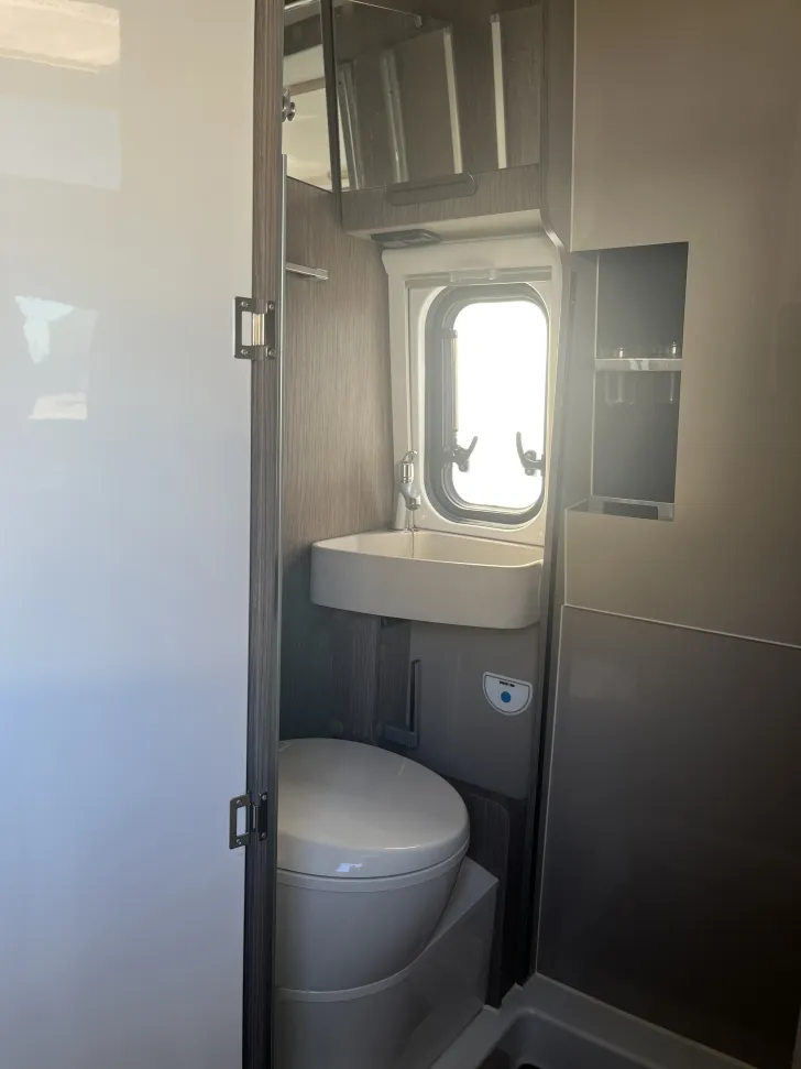 Fahrzeugbild Challenger Van V114 Road Edition Premium - sofort verfügbar - #15