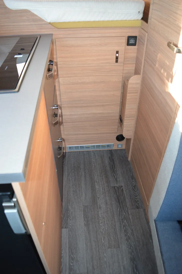 Fahrzeugbild Weinsberg X-CURSION VAN 500 MQ EDITION [PEPPER] Fußbodenerwärmung #9