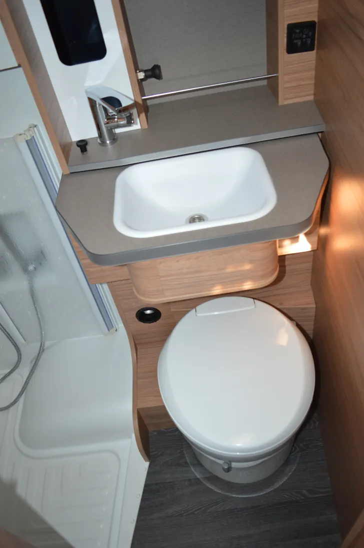 Fahrzeugbild Weinsberg X-CURSION VAN 500 MQ EDITION [PEPPER] Fußbodenerwärmung #19