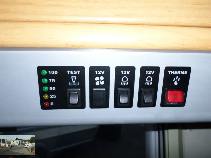 Fahrzeugbild Hobby Excellent Easy 495 UFe Nr. 83 - franz. Bett, RSG #12