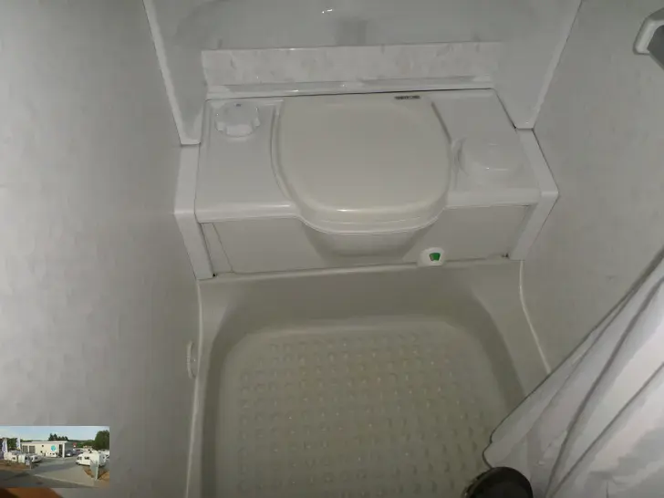 Fahrzeugbild Hobby Excellent Easy 495 UFe Nr. 83 - franz. Bett, RSG #25