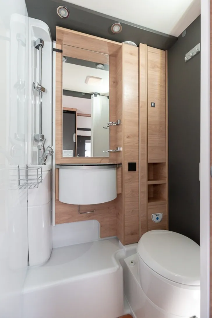 Fahrzeugbild Dethleffs Globebus Camp Active T 1 **6 Meter Raumwunder** #14