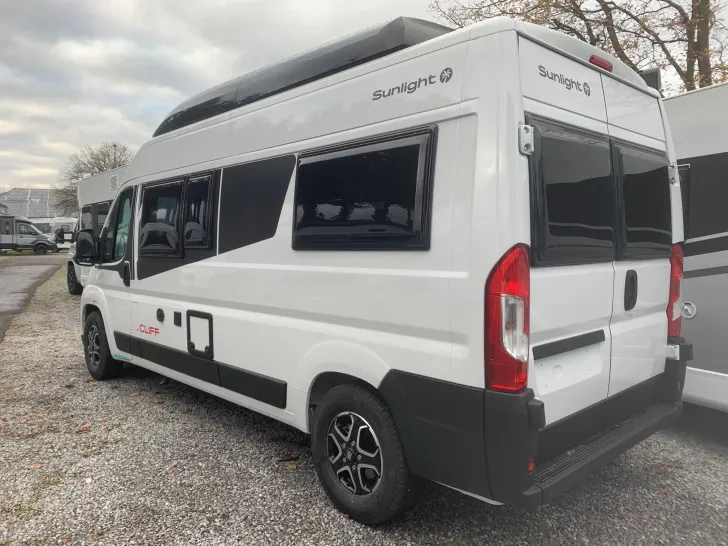 Fahrzeugbild Sunlight Camper Van Cliff 602 Adventure Edition RT Aufstelldach+Längsbetten* #3
