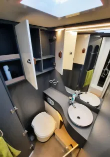 Fahrzeugbild Laika Kosmo H 1409 Sparen Sie 27.650,- € #16