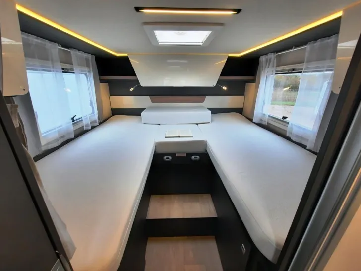 Fahrzeugbild Laika Kosmo H 1409 Sparen Sie 27.650,- € #9