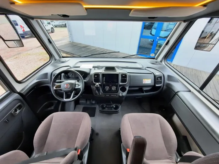 Fahrzeugbild Laika Kosmo H 1409 Sparen Sie 27.650,- € #18