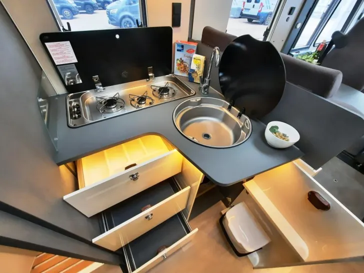 Fahrzeugbild Laika Kosmo H 1409 Sparen Sie 27.650,- € #13