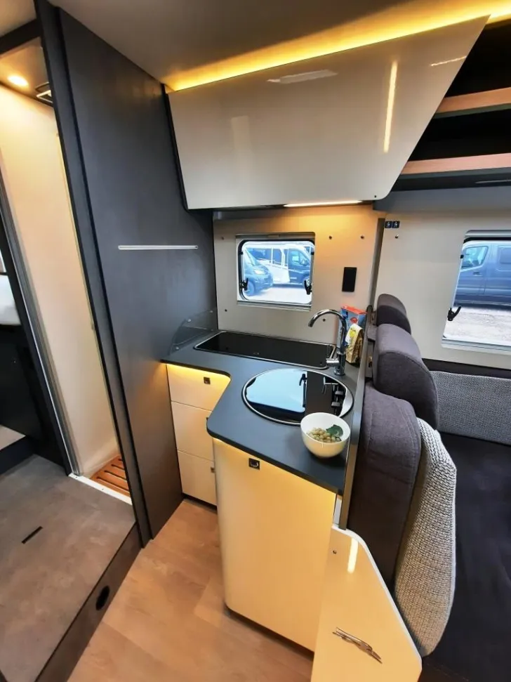 Fahrzeugbild Laika Kosmo H 1409 Sparen Sie 27.650,- € #11