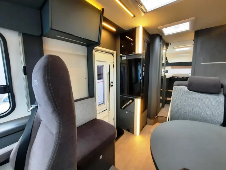 Fahrzeugbild Laika Kosmo H 1409 Sparen Sie 27.650,- € #7