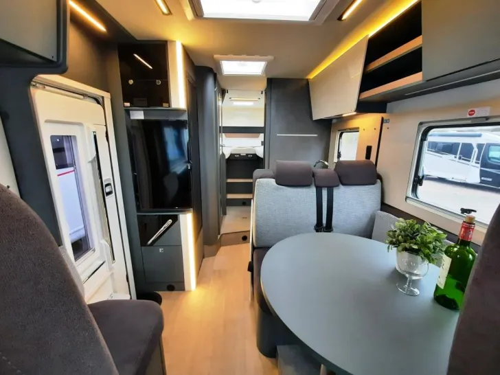 Fahrzeugbild Laika Kosmo H 1409 Sparen Sie 27.650,- € #5