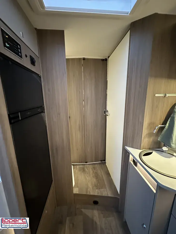 Fahrzeugbild Carado T 457 Längsbetten + face2face-Sitzgr #10