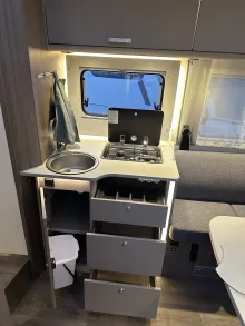 Fahrzeugbild Carado T 457 Längsbetten + face2face-Sitzgr #8