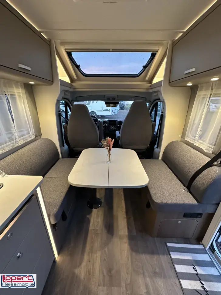 Fahrzeugbild Carado T 457 Längsbetten + face2face-Sitzgr #6