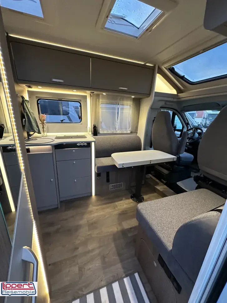 Fahrzeugbild Carado T 457 Längsbetten + face2face-Sitzgr #5