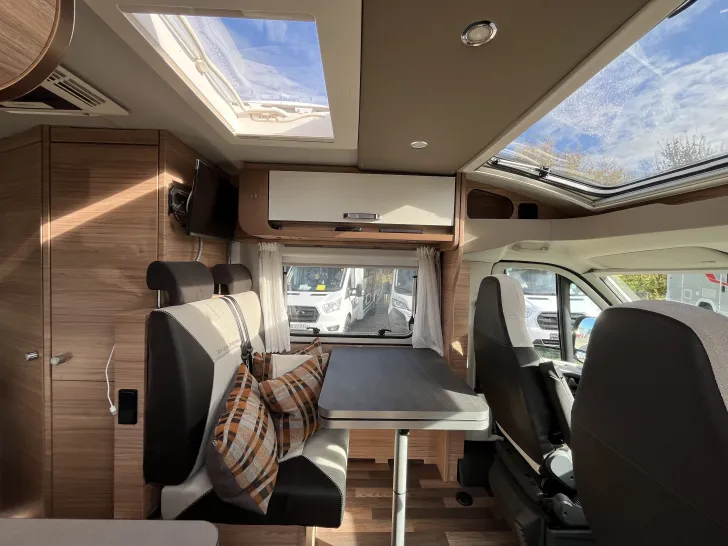 Fahrzeugbild Weinsberg CaraCompact 600 MF EDITION [PEPPER] #7