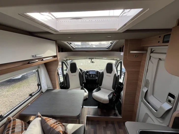 Fahrzeugbild Weinsberg CaraCompact 600 MF EDITION [PEPPER] #10