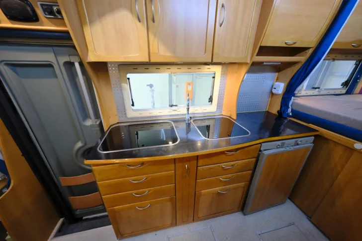 Fahrzeugbild Eura Mobil I 660 HB/Festbett+Hubbett/Garage/Klima/Solar #13