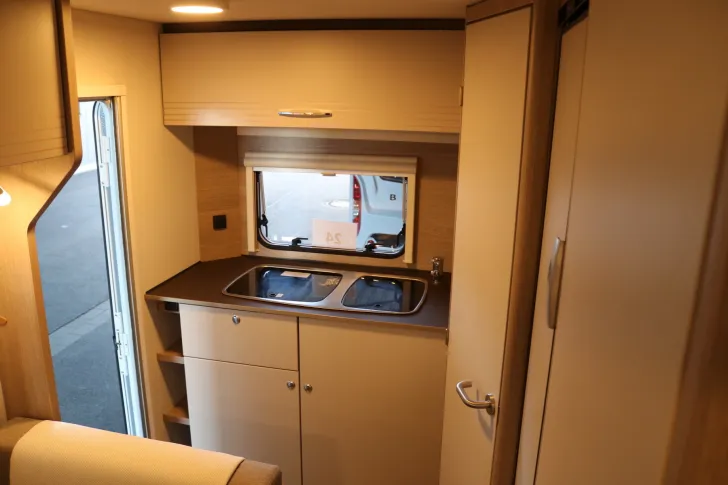 Fahrzeugbild Bürstner Premio Life 425 TS TrumaTherm+Dusch Pak+LM+DBett #18