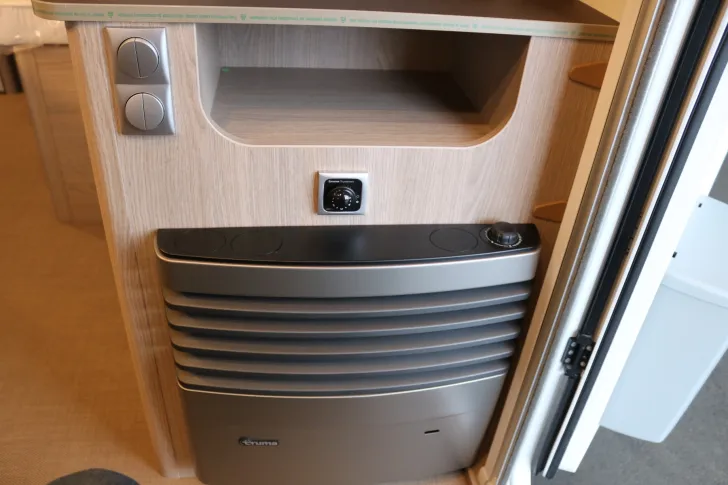 Fahrzeugbild Bürstner Premio 455 TS Klimavorb+PremioDusch+TrumaHzg. #29