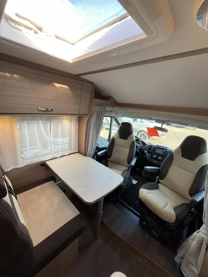 Fahrzeugbild Carado V 337 #9