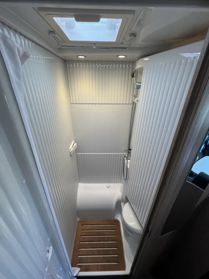 Fahrzeugbild Carado V 337 #13