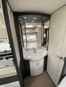 Fahrzeugbild Hobby Excellent 560 CFe #6