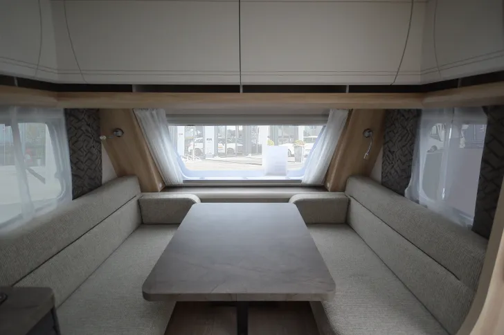 Fahrzeugbild Hobby De Luxe 495 WFB Auflastung auf 1.800 kg #4