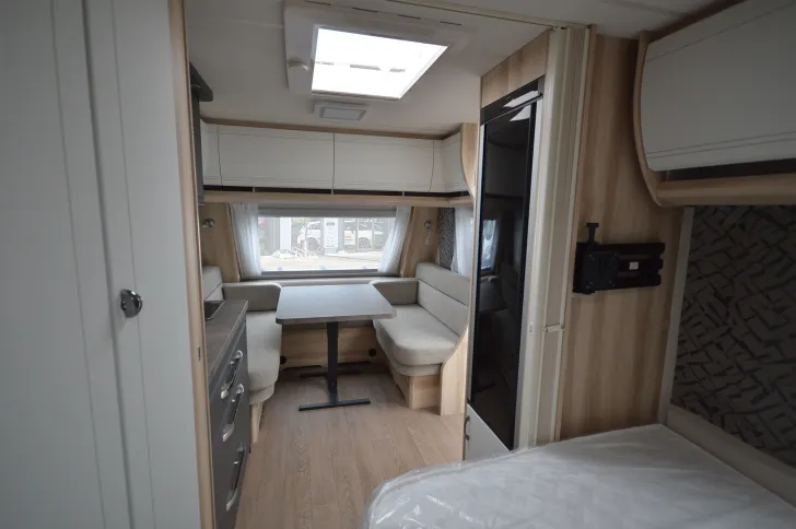 Fahrzeugbild Hobby De Luxe 495 WFB Auflastung auf 1.800 kg #6