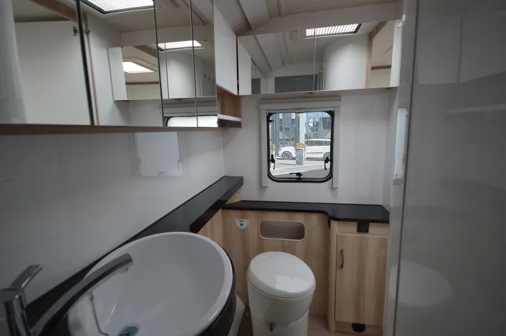 Fahrzeugbild Hobby De Luxe 495 WFB Auflastung auf 1.800 kg #11