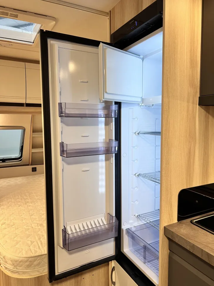 Fahrzeugbild Hobby De Luxe 540 KMFe - stark reduziert / Vorzelt #9