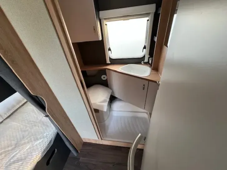 Fahrzeugbild Knaus Sport 500 QDK Mikrowelle #11