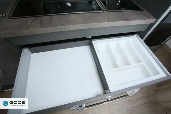 Fahrzeugbild Hobby De Luxe 460 UFe/1.500 kg/USB/sofort verfügbar #13