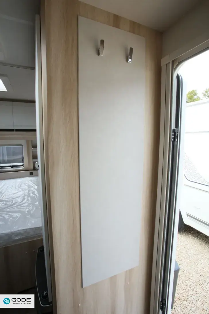 Fahrzeugbild Hobby De Luxe 460 UFe/1.500 kg/USB/sofort verfügbar #18