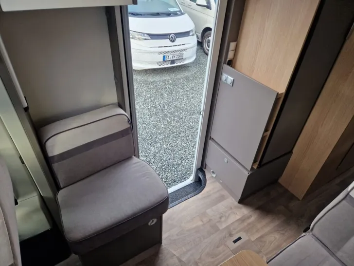 Fahrzeugbild LMC Tourer Lift H 730G - Einzelbetten & Hubbett #13