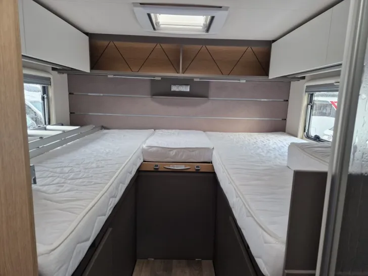 Fahrzeugbild LMC Tourer Lift H 730G - Einzelbetten & Hubbett #15