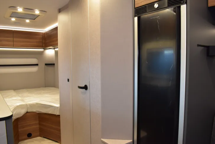 Fahrzeugbild Hymer Eriba Novaline 442 2 x A-KLappe, Batterie, Radtr. #5