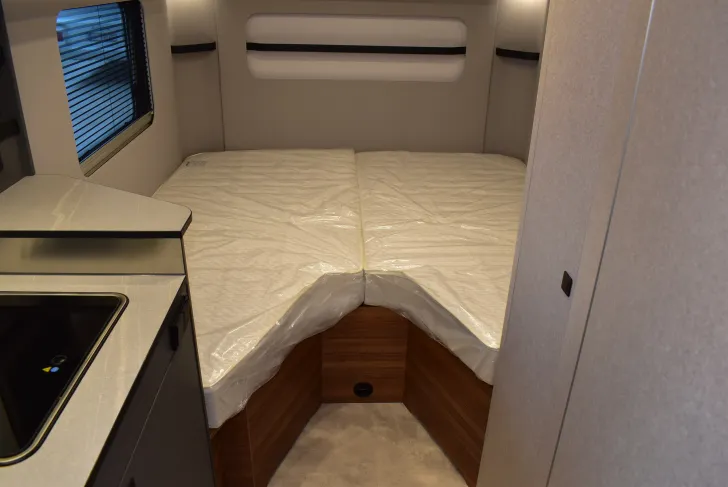 Fahrzeugbild Hymer Eriba Novaline 442 2 x A-KLappe, Batterie, Radtr. #8