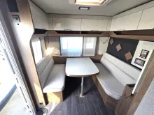 Sicht vorne-hinten Tabbert Cazadora 460 E 2,3